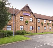 Premier Inn Manchester (Denton) Exterior