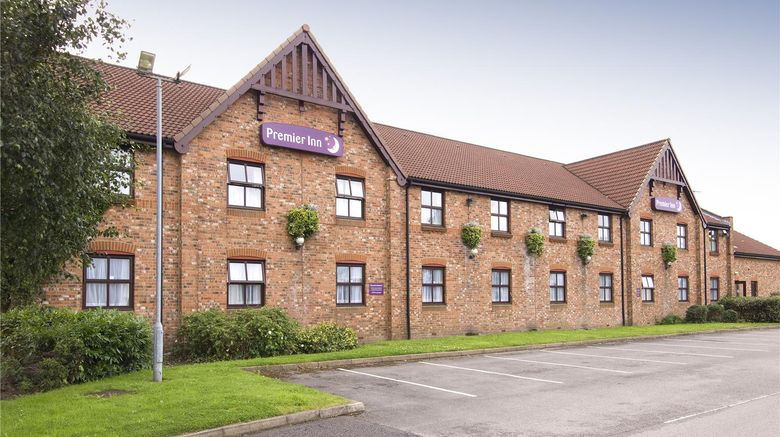 <b>Premier Inn Manchester (Denton) Exterior</b>. Images powered by <a href="https://iceportal.shijigroup.com/" title="IcePortal" target="_blank">IcePortal</a>.