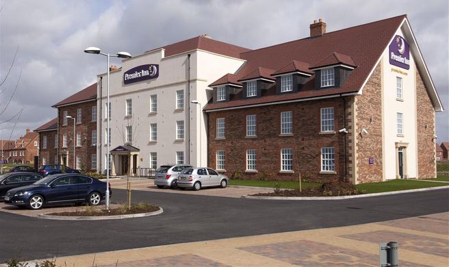 Premier Inn Bedford South (A421) Exterior