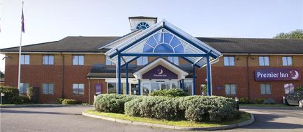Premier Inn Luton South (M1, J9) Exterior