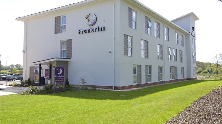 Premier Inn Corby Exterior