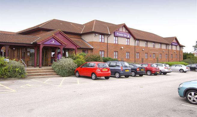 Premier Inn Mansfield Exterior