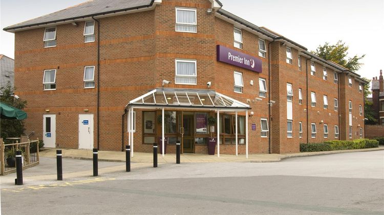 Premier Inn Leeds East Exterior