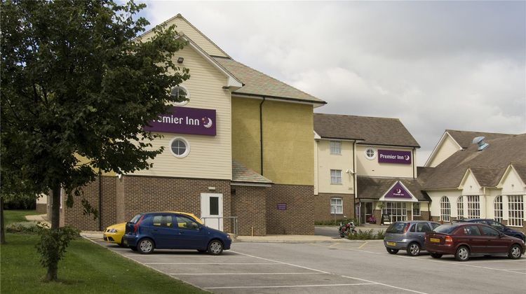 Premier Inn Hull North Exterior