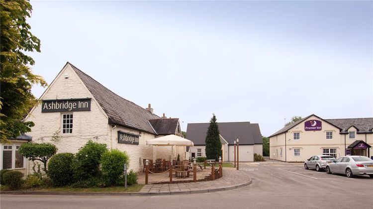 Premier Inn Cwmbran Exterior