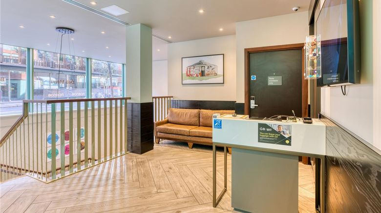 <b>hub by Premier Inn London Camden Lobby</b>. Images powered by <a href="https://iceportal.shijigroup.com/" title="IcePortal" target="_blank">IcePortal</a>.