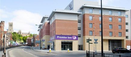 Premier Inn Lincoln City Centre Exterior