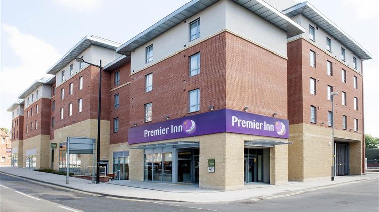 Premier Inn Lincoln City Centre Exterior
