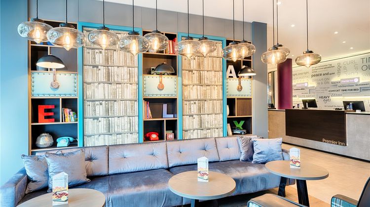 Premier Inn Stuttgart Bad Cannstatt Lobby
