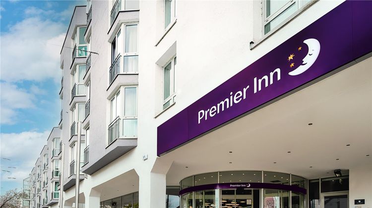 Premier Inn Stuttgart Bad Cannstatt Exterior