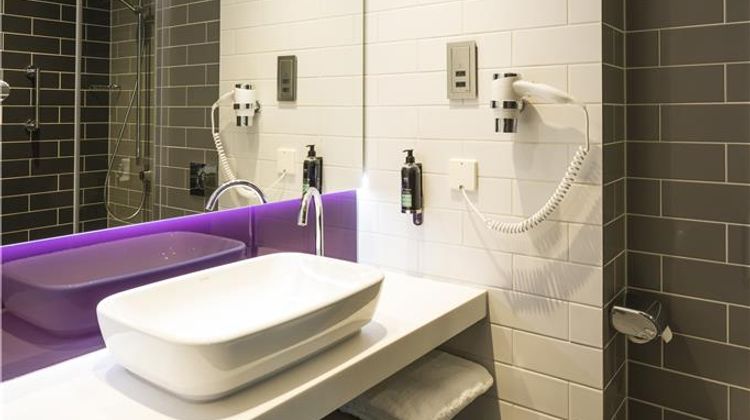 Premier Inn Freiburg City Sud Room