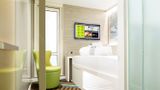<b>hub by Premier Inn London Tower Bridge Room</b>. Images powered by <a href="https://iceportal.shijigroup.com/" title="IcePortal" target="_blank">IcePortal</a>.