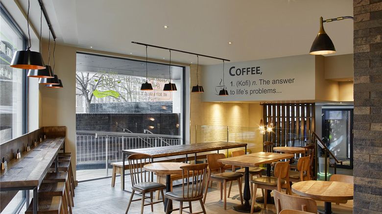 <b>hub by Premier Inn London Tower Bridge Restaurant</b>. Images powered by <a href="https://iceportal.shijigroup.com/" title="IcePortal" target="_blank">IcePortal</a>.