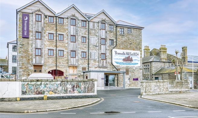 Premier Inn Penzance hotel Exterior