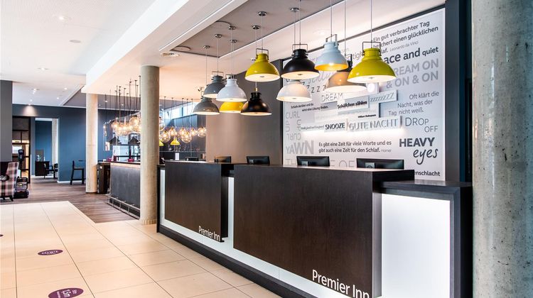 Premier Inn Hannover City University Lobby