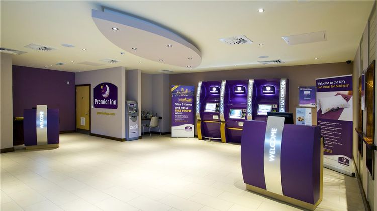 Premier Inn City Center (Buchanan) Lobby