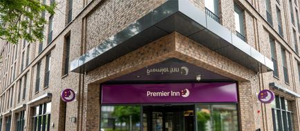 Premier Inn Hamburg City Klostertor Exterior