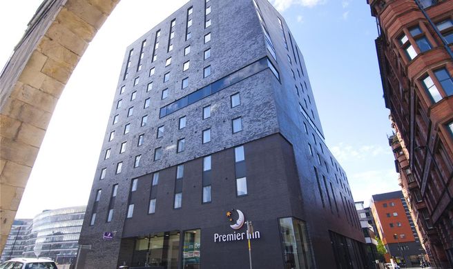 Premier Inn Manchester C. C. Piccadilly Exterior
