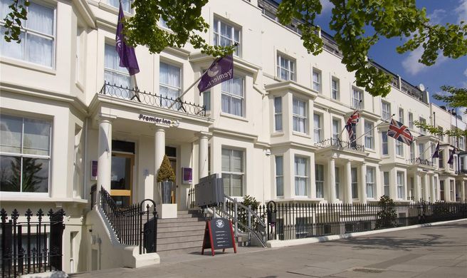 Premier Inn London Kensington (Olympia) Exterior
