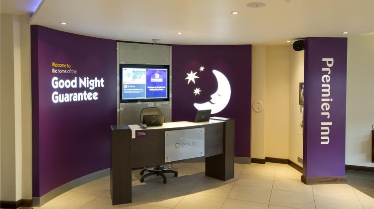 Premier Inn Stirling City Centre Lobby