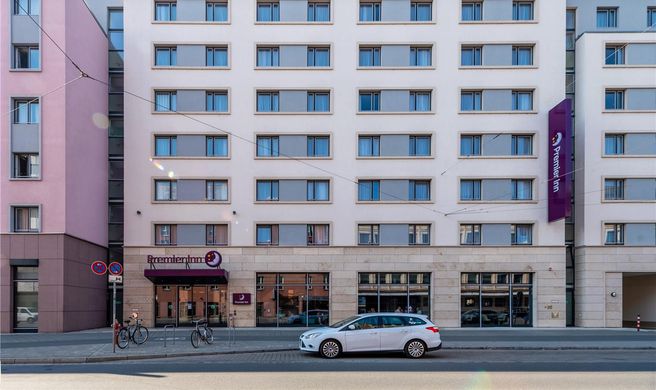 Premier Inn Nuremberg City Centre Hotel Exterior