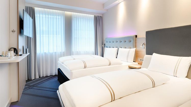 Premier Inn Frankfurt Westend Hotel Room
