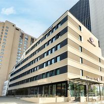 Premier Inn Frankfurt Westend Hotel