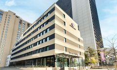Premier Inn Frankfurt Westend Hotel