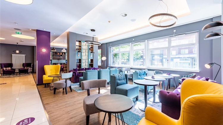 Premier Inn Hamburg City Alster Lobby