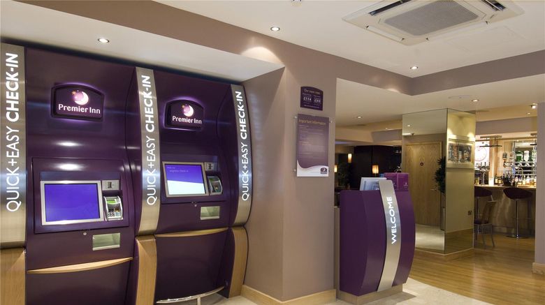 <b>Premier Inn London Victoria Lobby</b>. Images powered by <a href="https://iceportal.shijigroup.com/" title="IcePortal" target="_blank">IcePortal</a>.