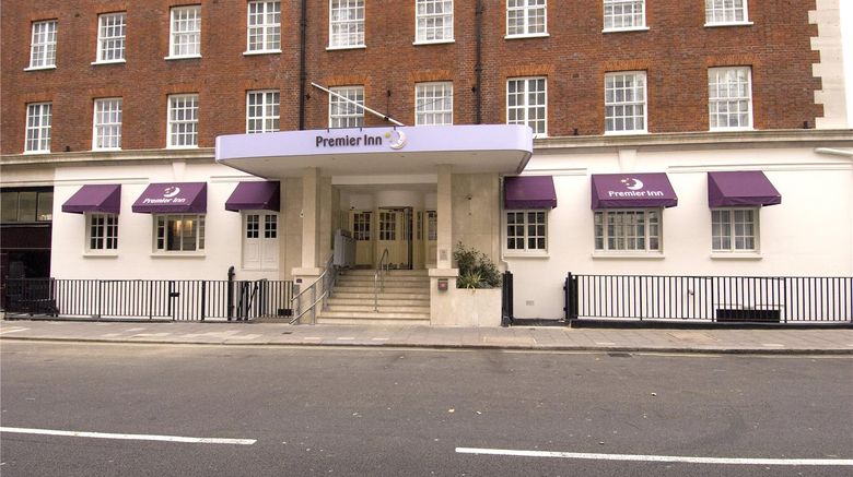 <b>Premier Inn London Victoria Exterior</b>. Images powered by <a href="https://iceportal.shijigroup.com/" title="IcePortal" target="_blank">IcePortal</a>.