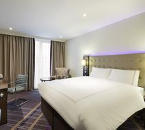 Premier Inn Frankfurt Messe Room