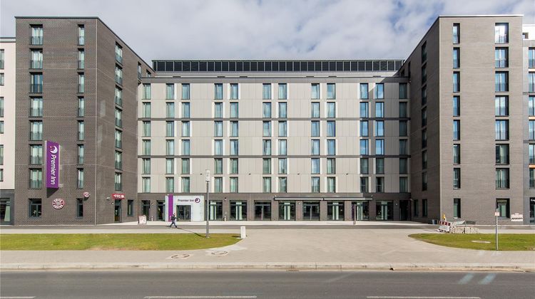 Premier Inn Frankfurt Messe Exterior
