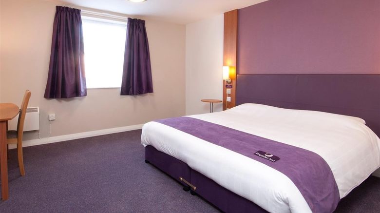 <b>Premier Inn London Euston Room</b>. Images powered by <a href="https://iceportal.shijigroup.com/" title="IcePortal" target="_blank">IcePortal</a>.
