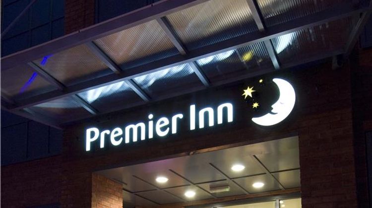 Premier Inn Chester City Centre Exterior