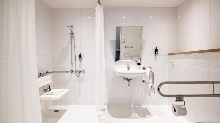 Premier Inn Muenchen Messe Room