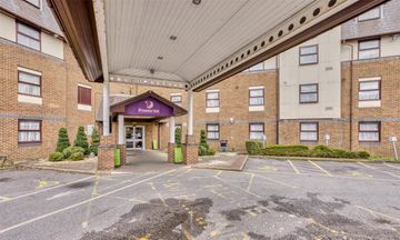 Premier Inn London Gatwick Airport (A23)