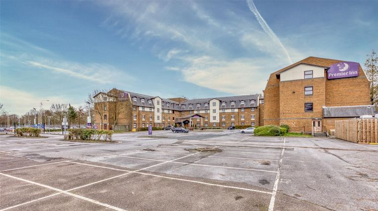 Premier Inn London Gatwick Airport (A23) Exterior