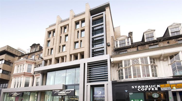 Premier Inn Edinburgh Princes Street Exterior