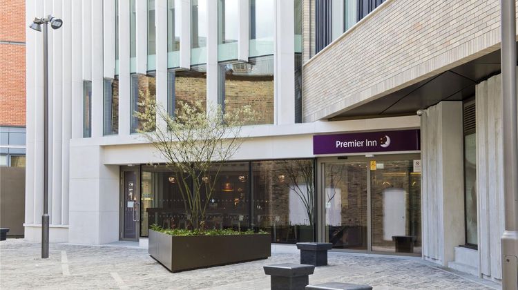 Premier Inn London Southwark Exterior