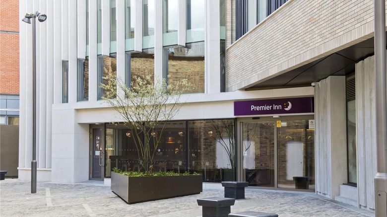<b>Premier Inn London Southwark Exterior</b>. Images powered by <a href="https://iceportal.shijigroup.com/" title="IcePortal" target="_blank">IcePortal</a>.