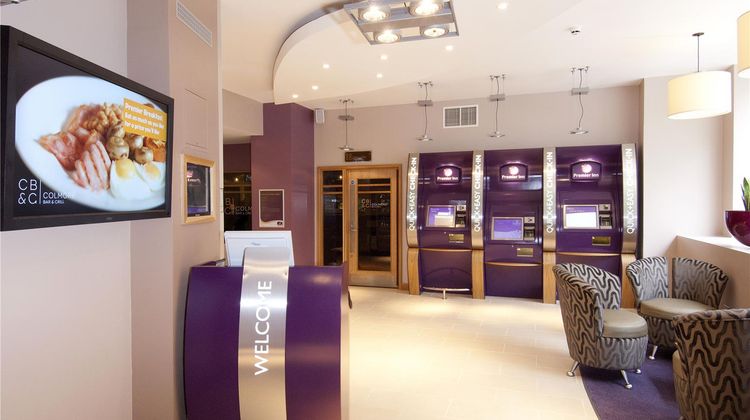 Premier Inn Birmingham CC (Waterloo St) Lobby