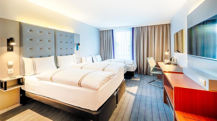 Frankfurt City Europaviertel Hotel Room