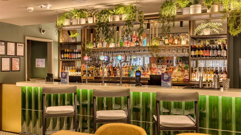 <b>Premier Inn London Tower Bridge Restaurant</b>. Images powered by <a href="https://iceportal.shijigroup.com/" title="IcePortal" target="_blank">IcePortal</a>.