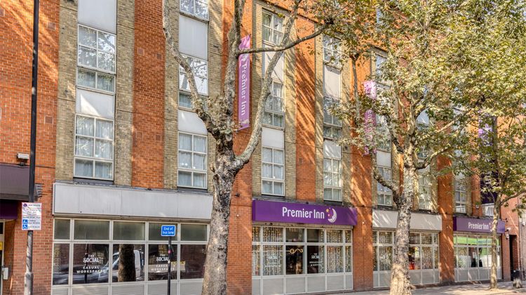 Premier Inn London Tower Bridge Exterior
