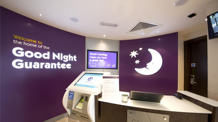 Premier Inn St Andrews Lobby