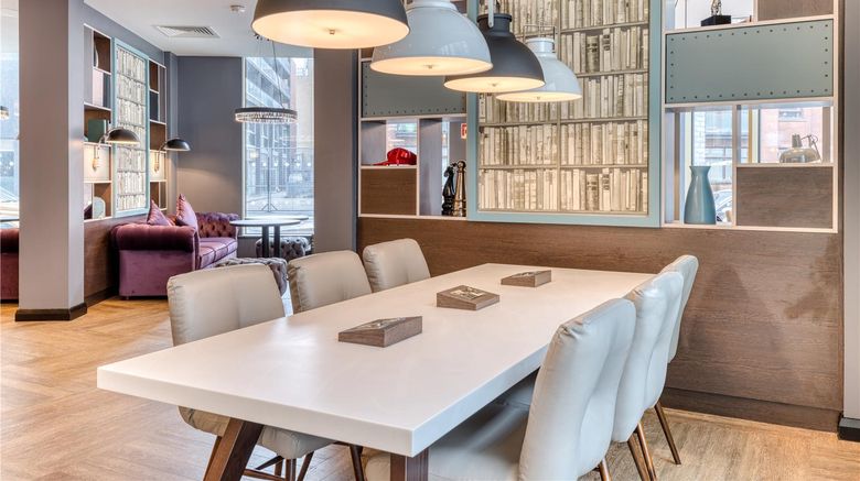 <b>Premier Inn Dublin - North Docklands Restaurant</b>. Images powered by <a href="https://iceportal.shijigroup.com/" title="IcePortal" target="_blank">IcePortal</a>.