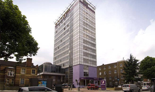 Premier Inn London Hammersmith Exterior