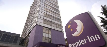 Premier Inn London Hammersmith Exterior