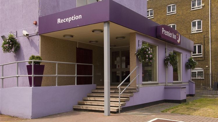 Premier Inn London Hammersmith Exterior